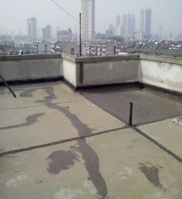 云安漏水维修 楼顶漏水是什么原因，楼顶漏水维修方法是什么?